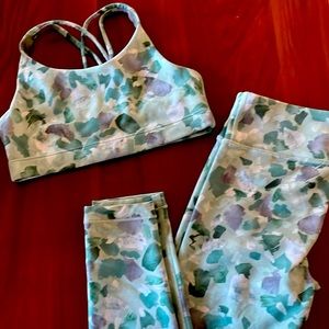 Matching Girls Athleta set - Activewear/sports bra and leggings.